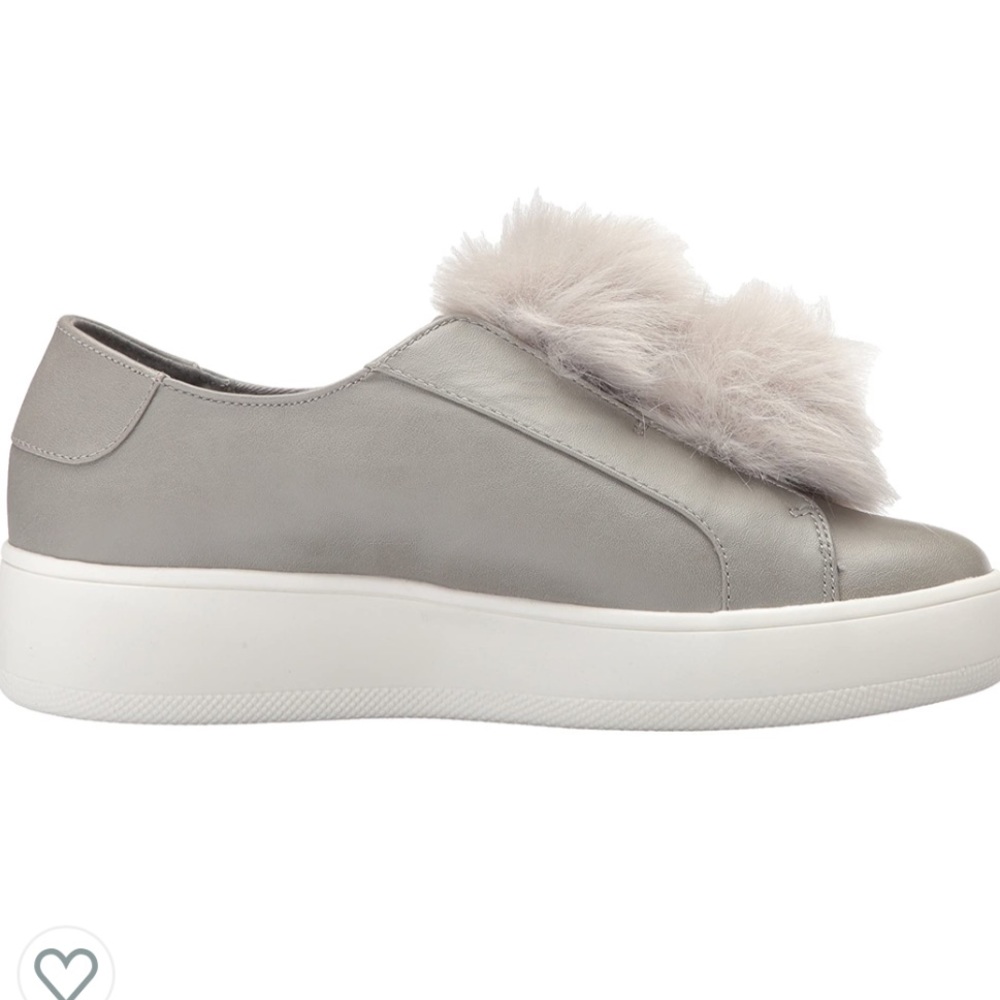 ⛔️SOLD⛔️Steve Madden PomPom Sneakers - Picture 12 of 16